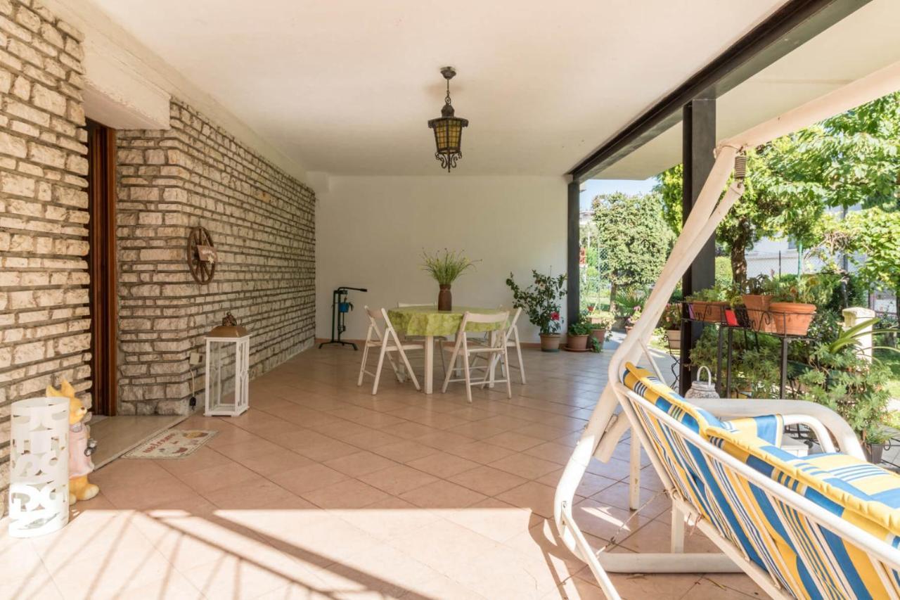 Villa Francesco Appartamento La Ruota เดเซนซาโนเดลการ์ดา ภายนอก รูปภาพ