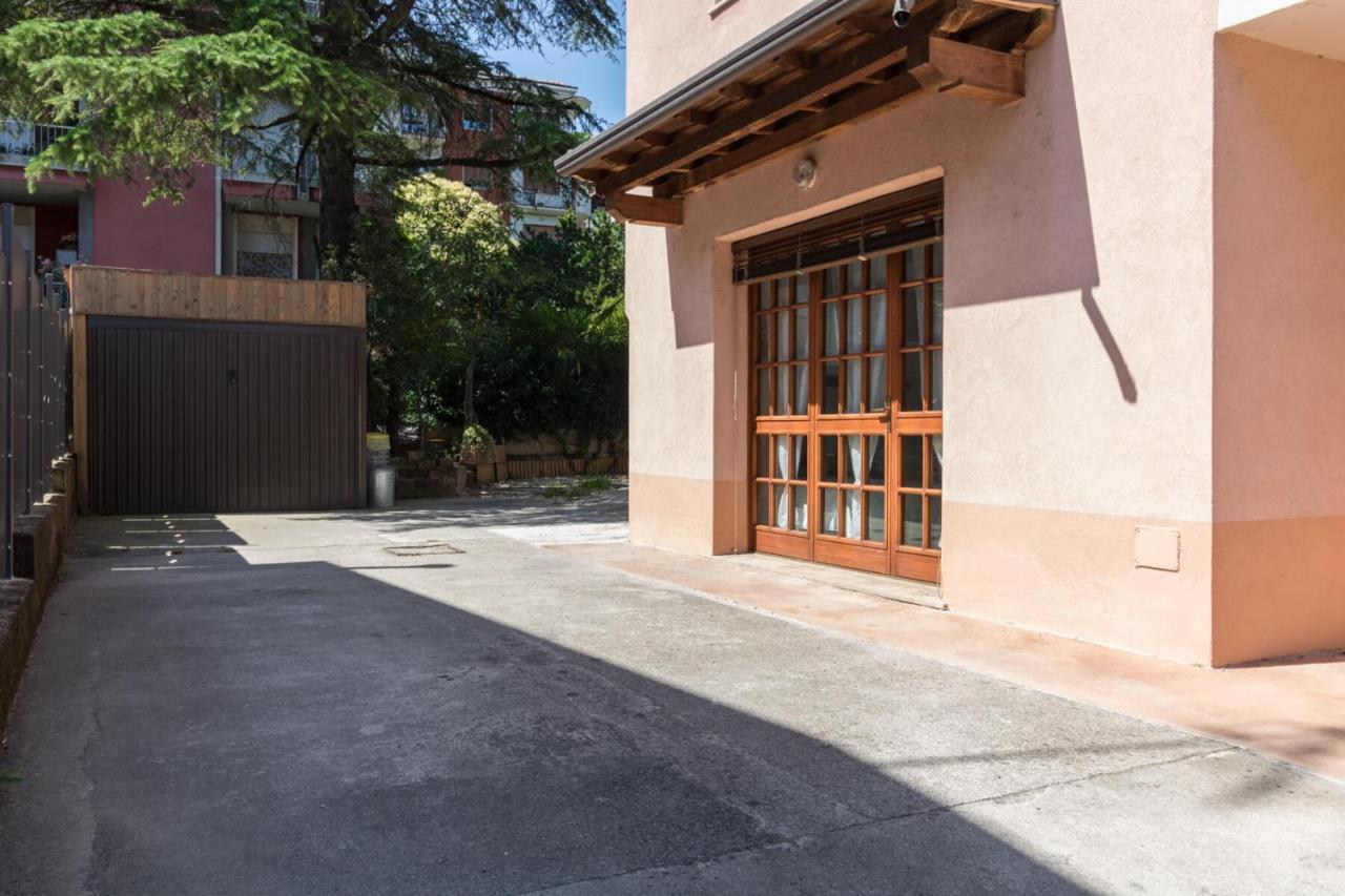 Villa Francesco Appartamento La Ruota เดเซนซาโนเดลการ์ดา ภายนอก รูปภาพ